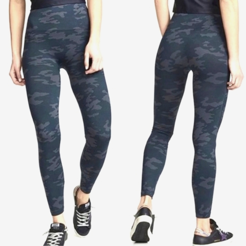 SPANX Gray Camo Leggings Look At Me Now Seamless Crop Size Medium